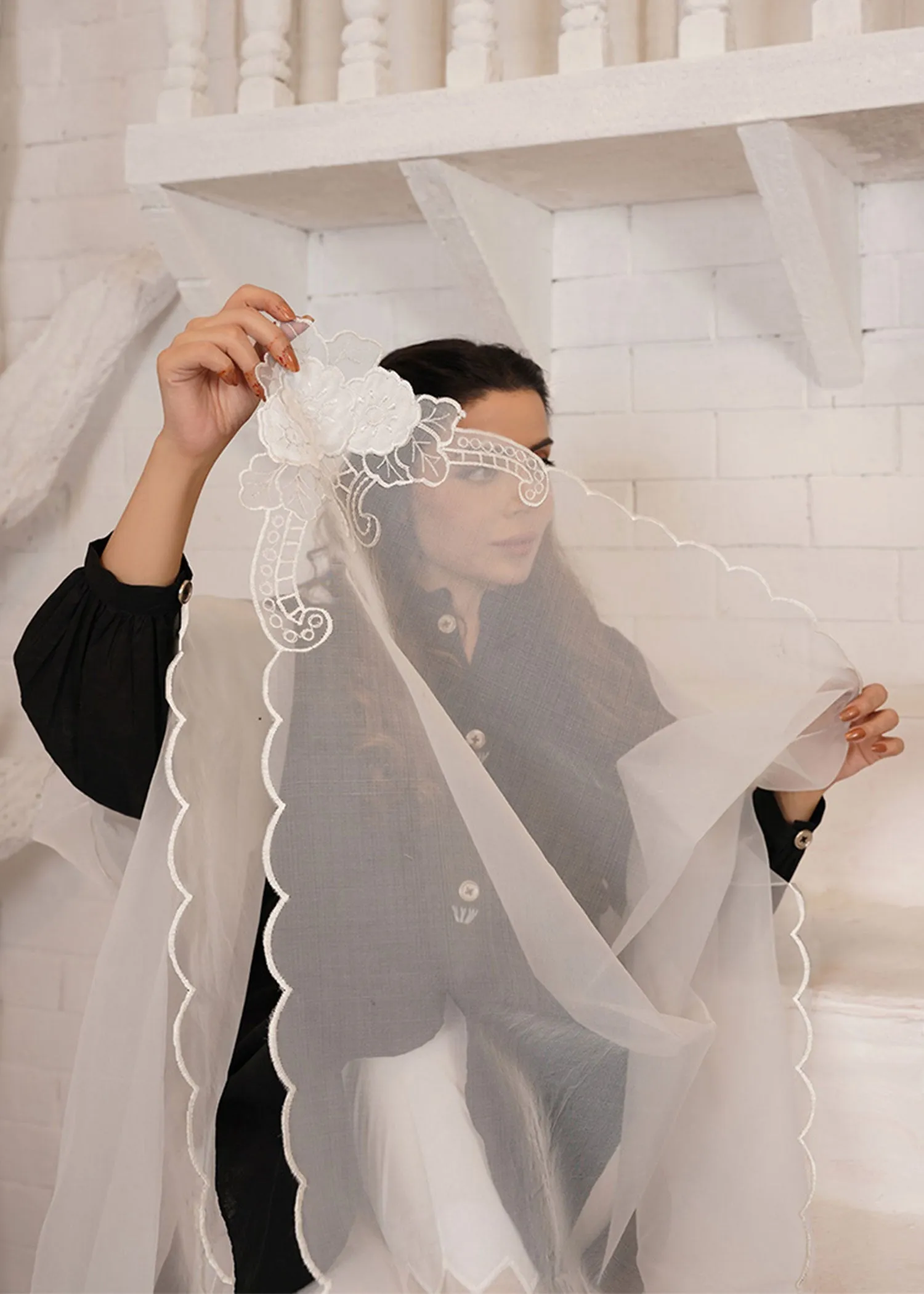 AKS E JAHAN - White cutwork Dupatta - DO-A-001A