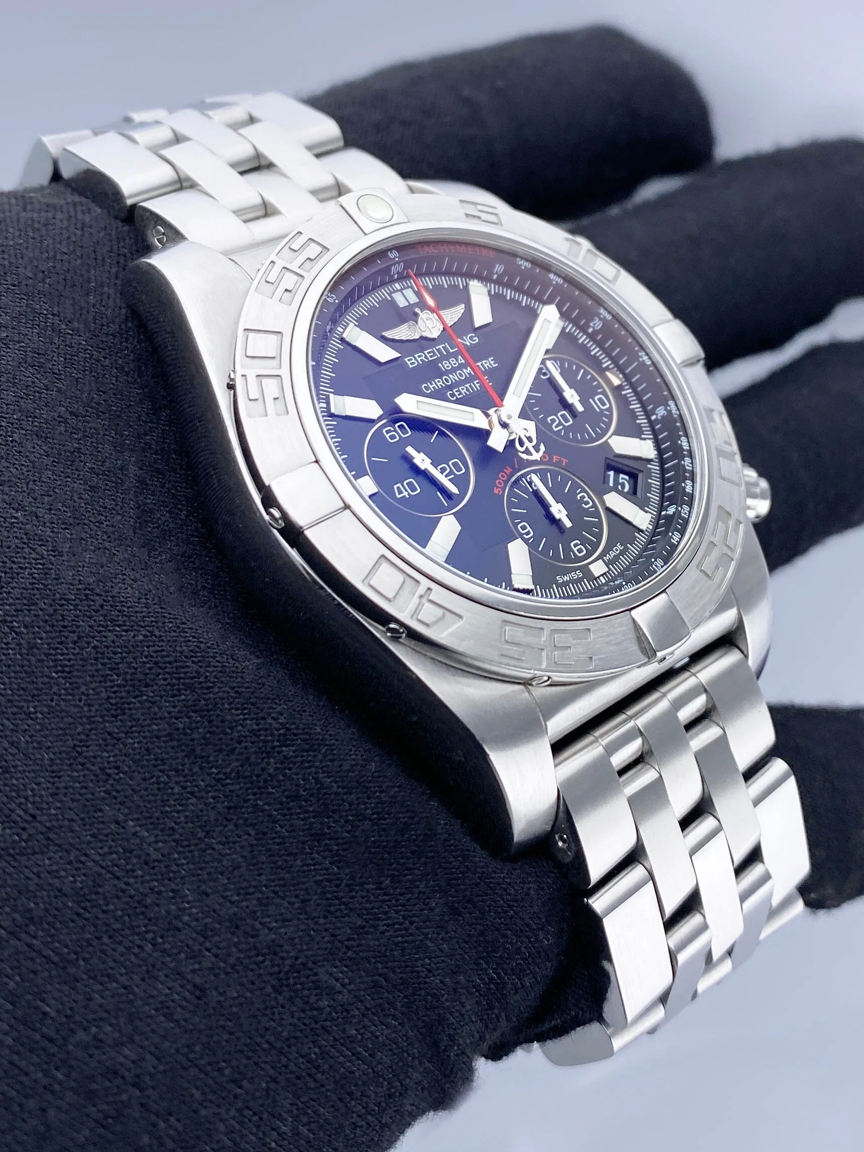 Breitling Chronomat 44 Flying Fish AB011010/BB08 Men Watch Box Papers