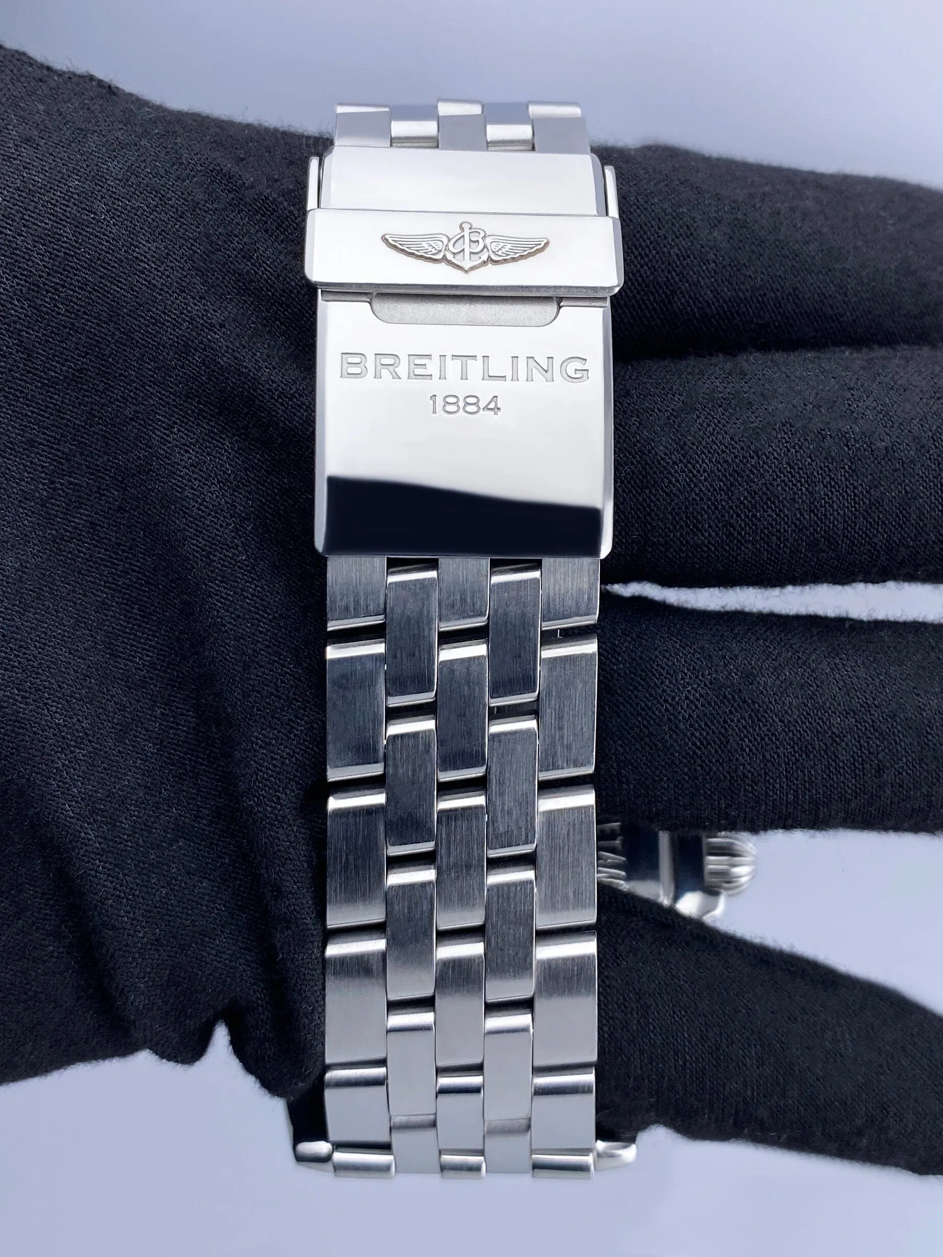Breitling Chronomat 44 Flying Fish AB011010/BB08 Men Watch Box Papers