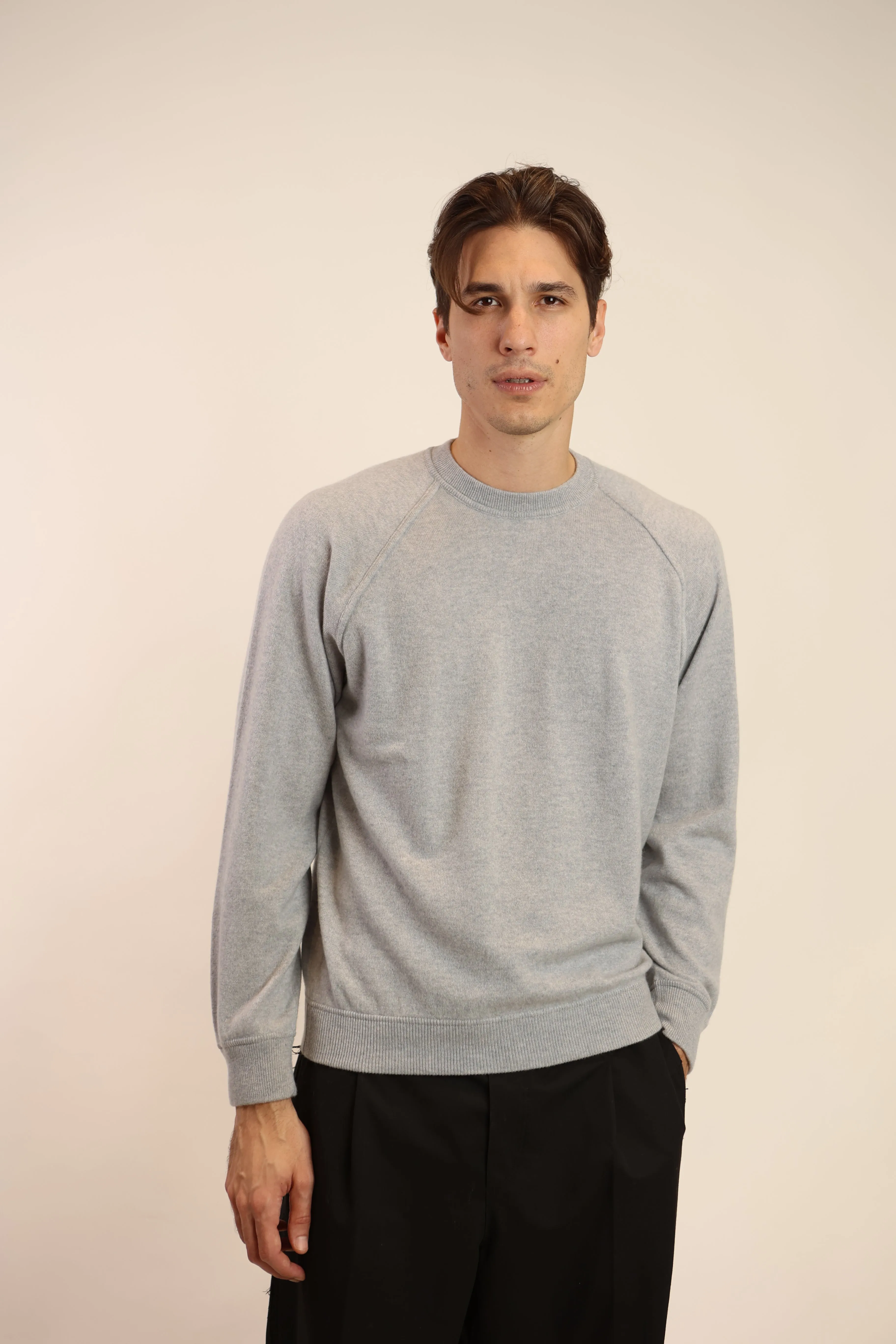 Felpa girocollo in puro cashmere