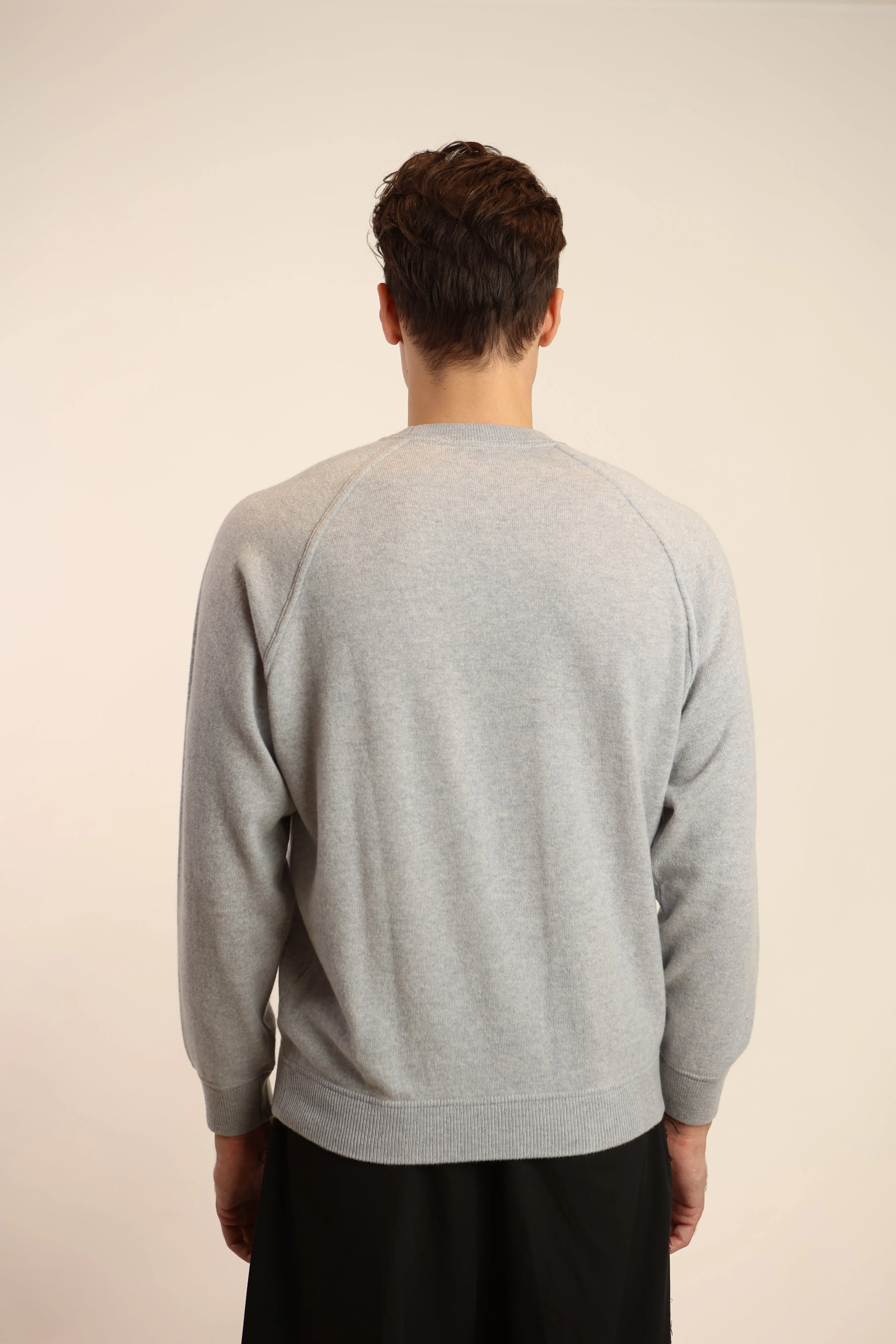 Felpa girocollo in puro cashmere