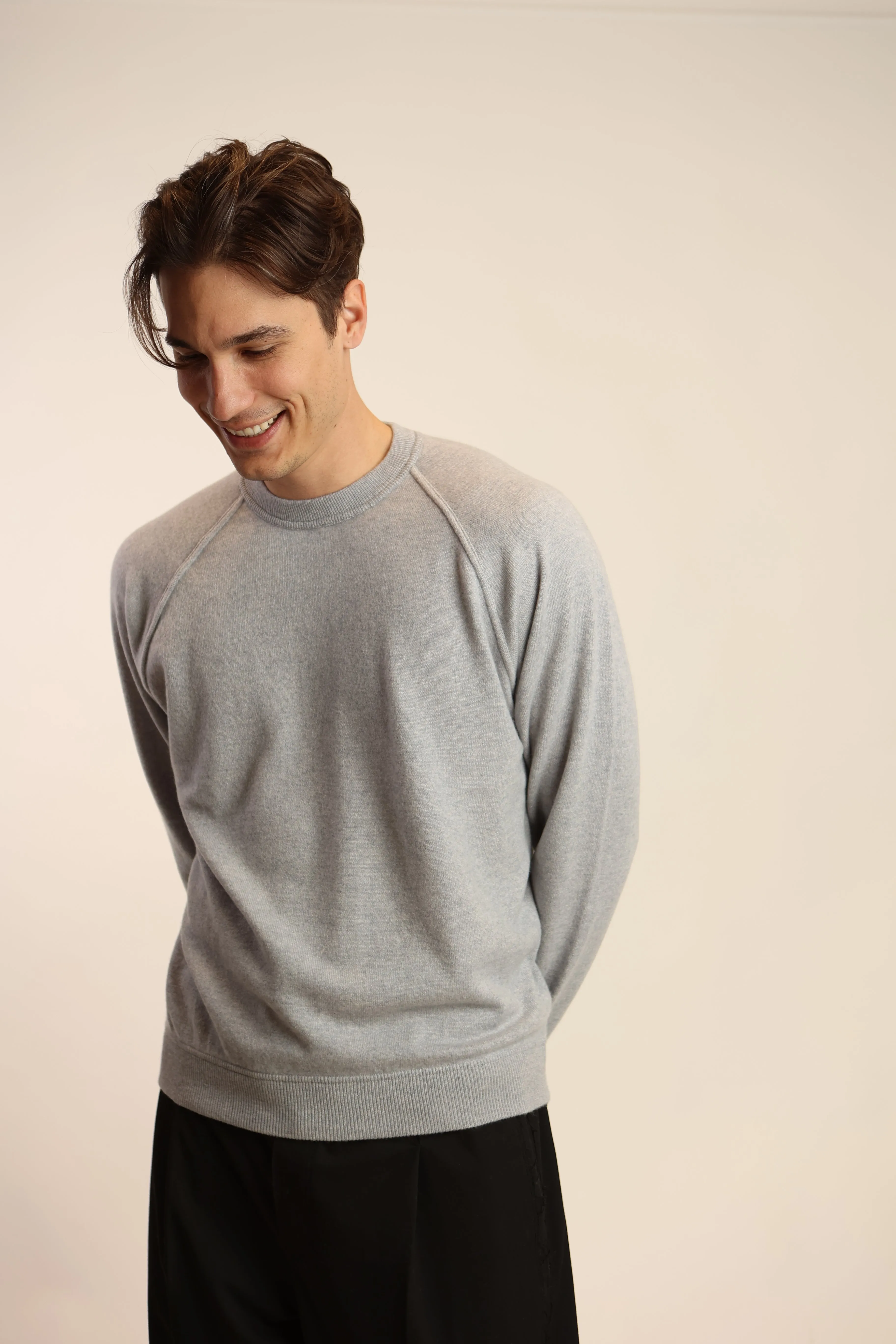 Felpa girocollo in puro cashmere