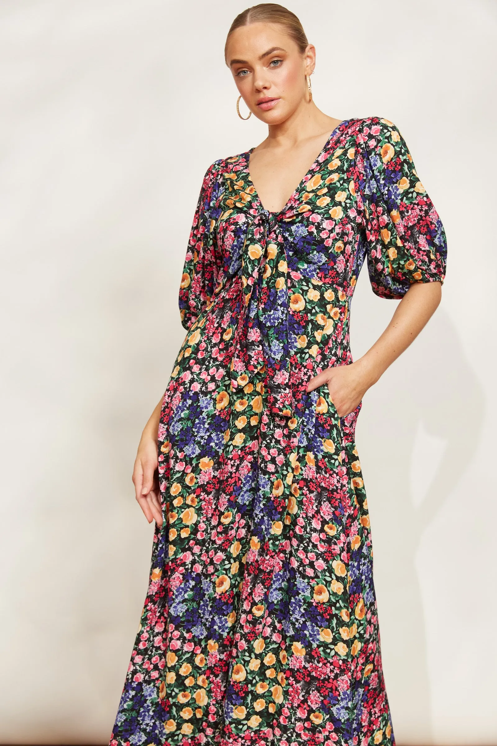 La Mer Tie Dress - Blume